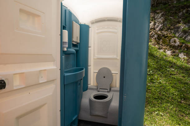 Best Restroom Trailer for Weddings  in New London, TX
